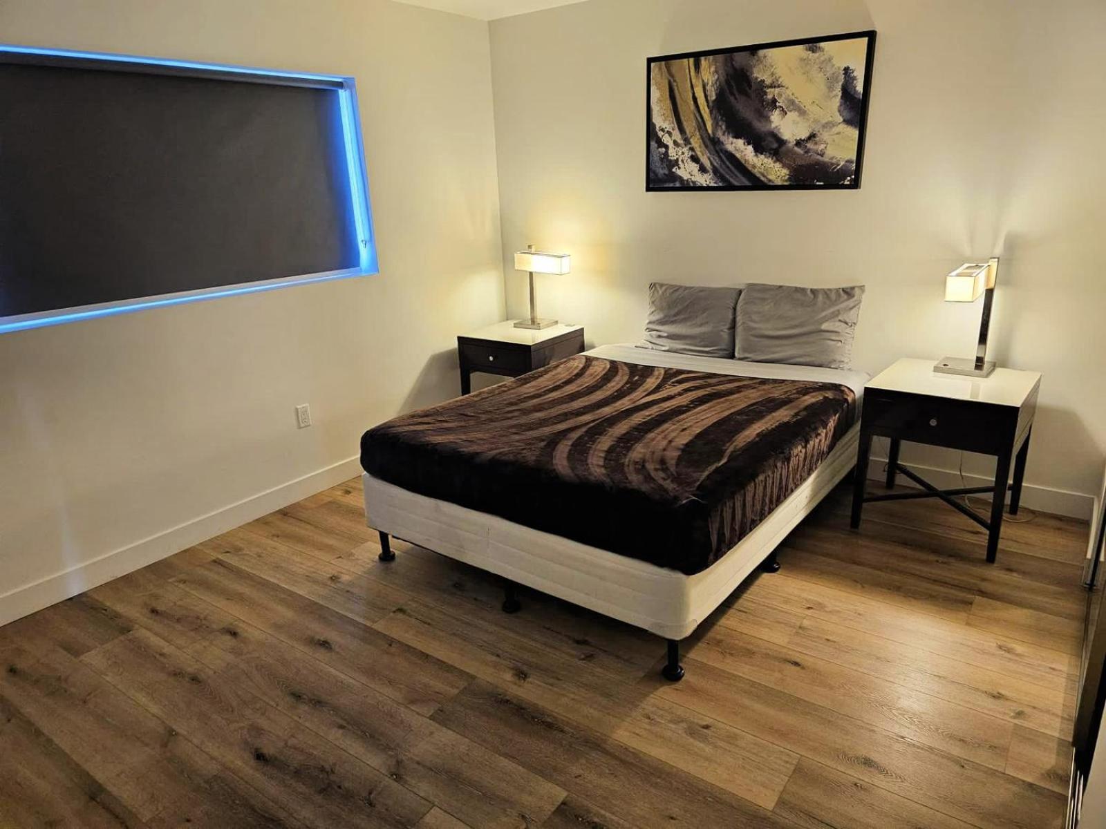 Appart hôtel Stayspro - Hollywood Homes Minutes To Everything Spacious And Free Parking *