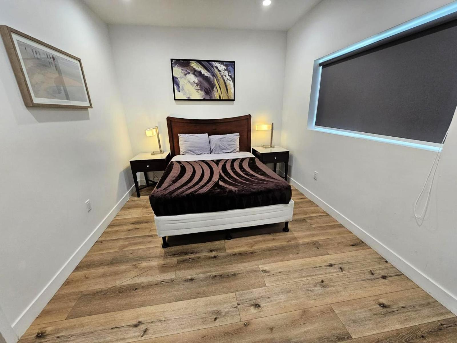Stayspro - Hollywood Homes Minutes To Everything Spacious And Free Parking Appart hôtel